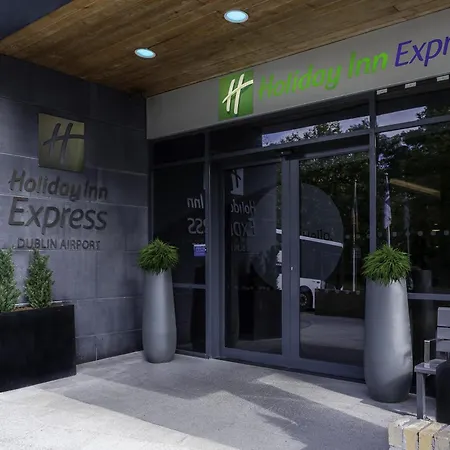 Holiday Inn Express Dublin-Airport By Ihg-3