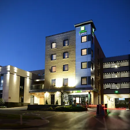 Holiday Inn Express Dublin-Airport By Ihg-2