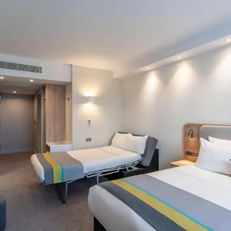 Holiday Inn Express Dublin-Airport By Ihg-3